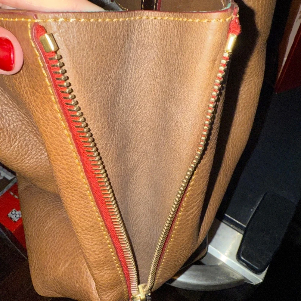 Dooney Bourke‎ Florentine Leather Handbag Large Zip Barlow Chestnut Bag Hobo